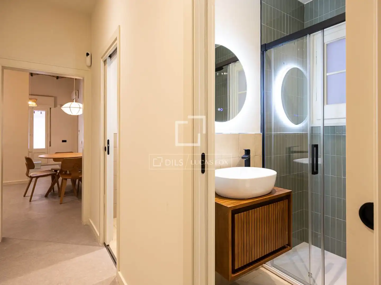 Baño de Piso en venta en Barcelona con Aire acondicionado, Terraza y Amueblado