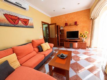 Flat with balcony to rent in Calle Altagracia
