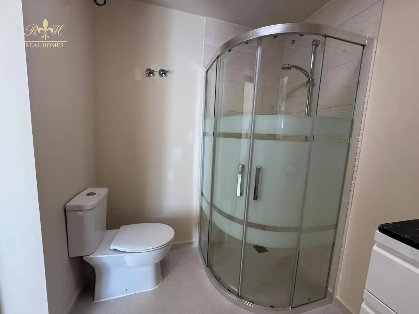 Flat for rent in PINTOR RIBERA, Escandinavia - Cautivador