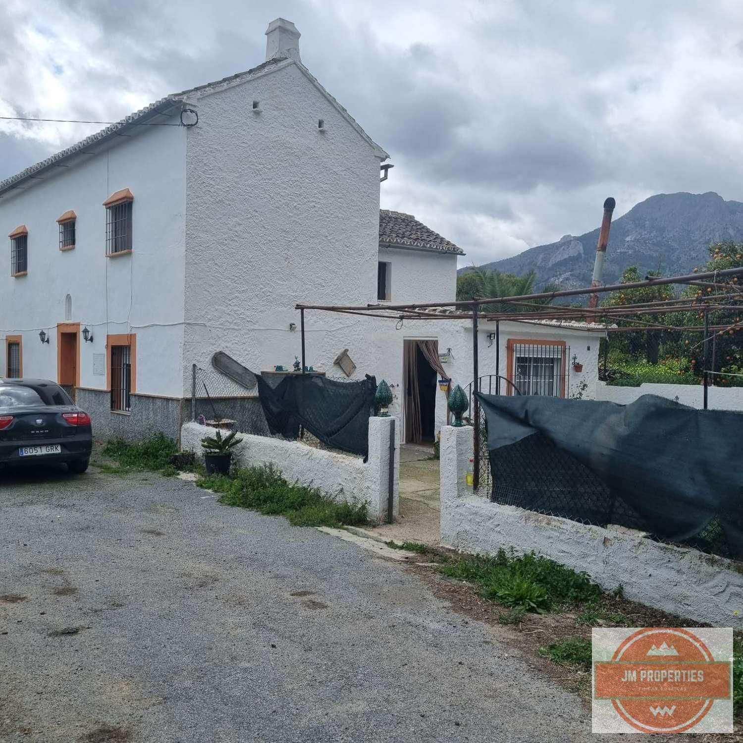 Country house for sale in Carratraca
