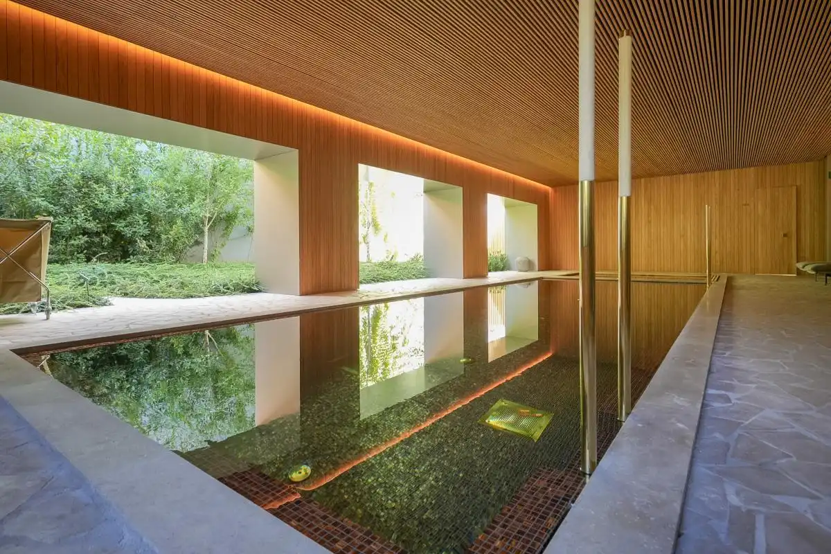 Piscina de Piso en venta en Madrid con Aire acondicionado, Calefacción y Jardín privado