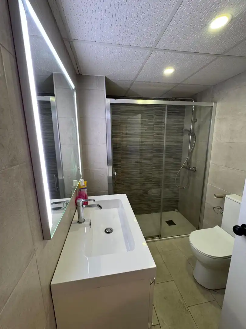 Bathroom of Houses for sale in Sevilla