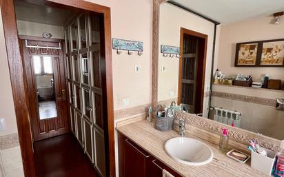 Bathroom of Duplex for sale in  Madrid Capital  with Air Conditioner