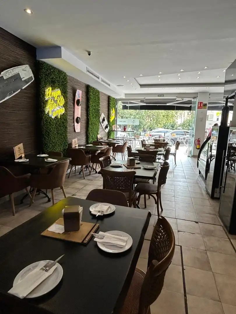 Local comercial en alquiler en Avenida de Arias de Velasco 1, imagen 3
