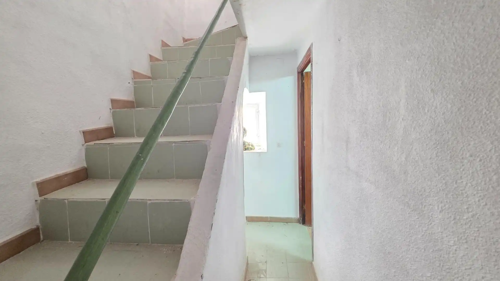 Casa adosada en venta en Jaén con Terraza