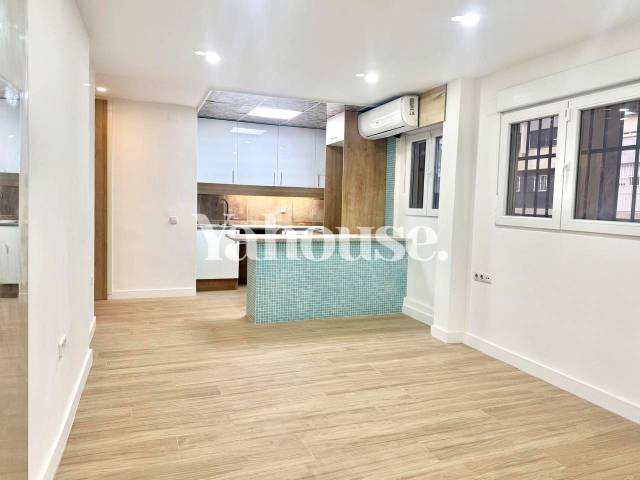 Planta baja en Venta en Carrer de la Mare de Déu de Port en La Marina del Port