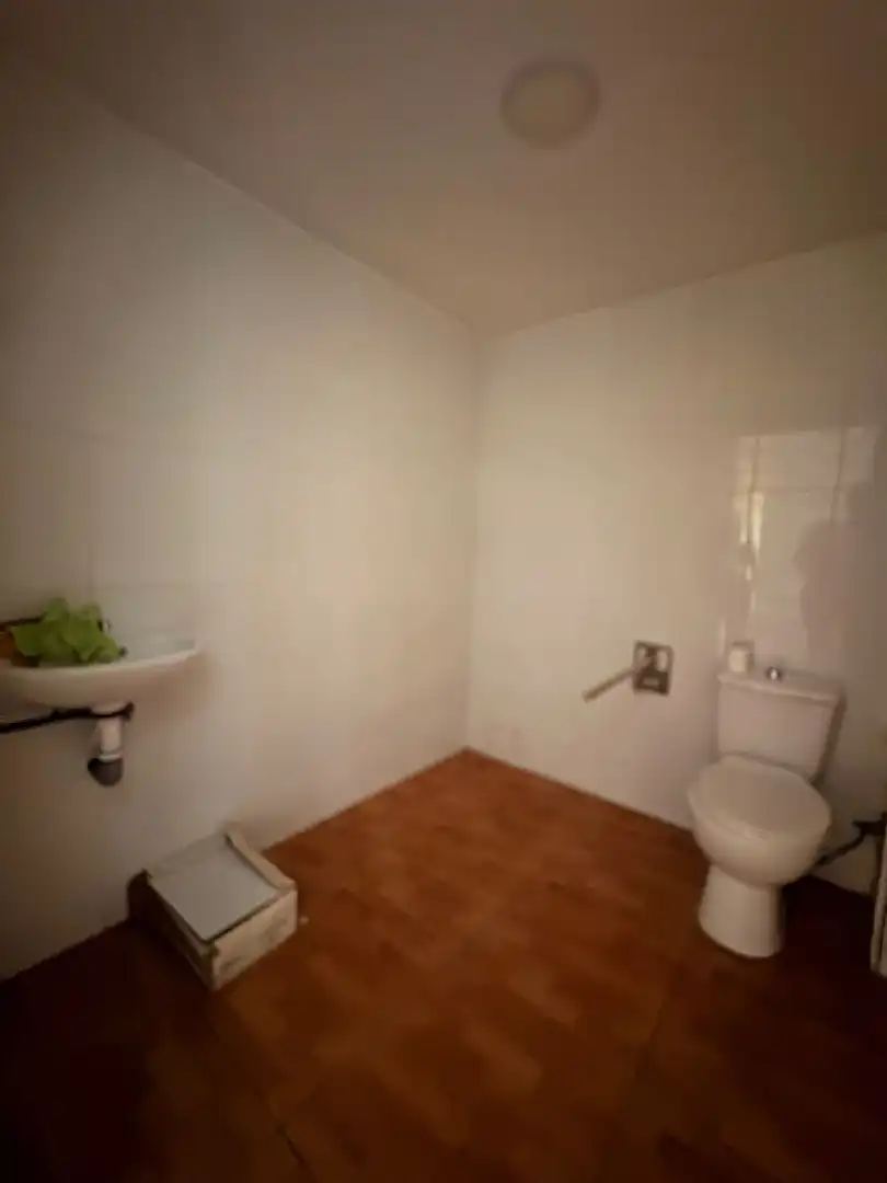 Baño de Local de alquiler en Almería