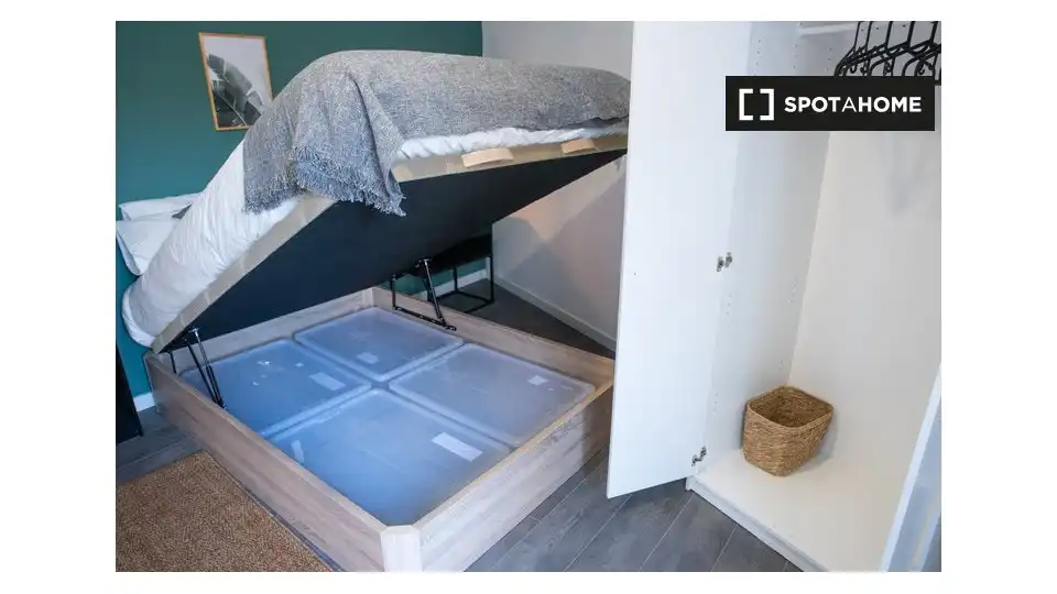 Habitación de Piso de alquiler en Madrid con Aire acondicionado, Calefacción y Amueblado
