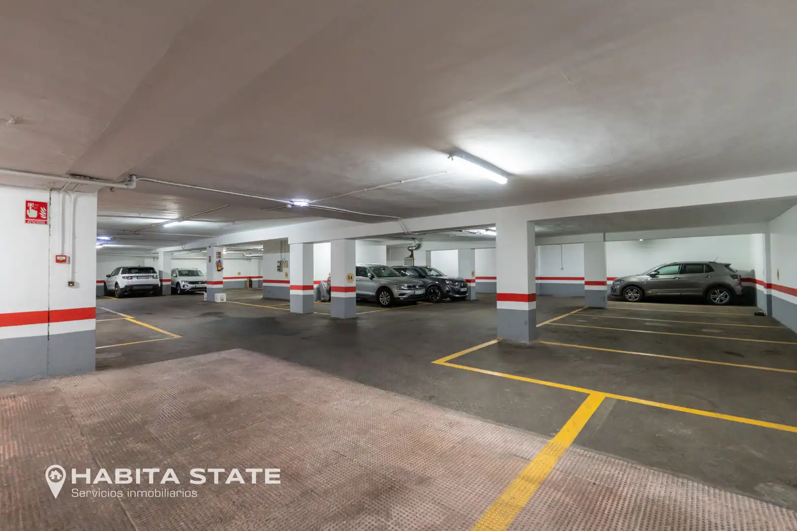 Parking of Flat for rent in Almería  with Air Conditioner, Heating and Terrace