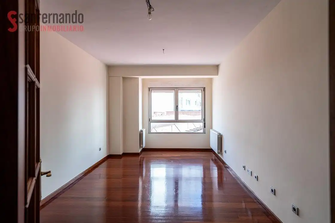 Sala de estar de Piso en venta en Torrelavega  con Terraza y Balcón