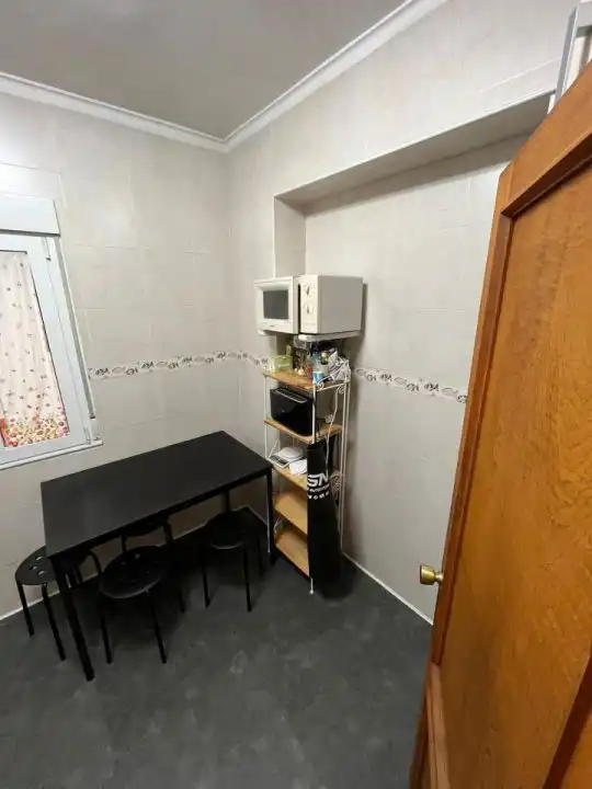 Cocina de Piso de alquiler en Ourense Capital  con Calefacción, Parquet y Trastero