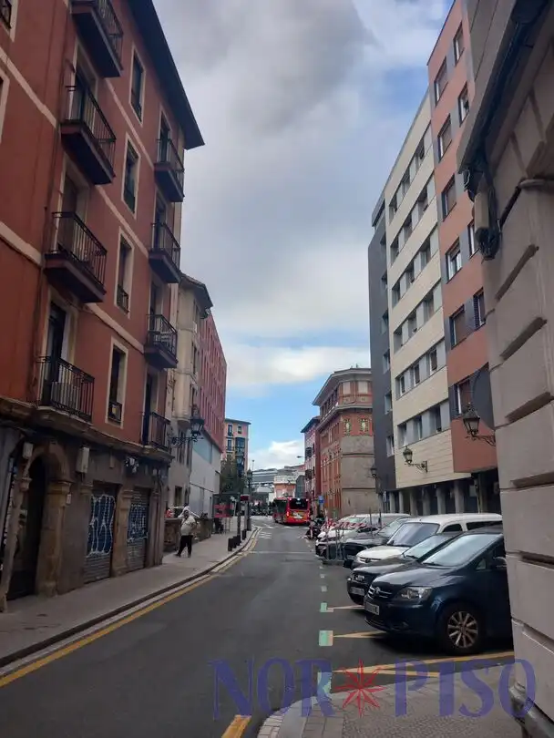 Vista exterior de Pis en venda en Ibaiondo