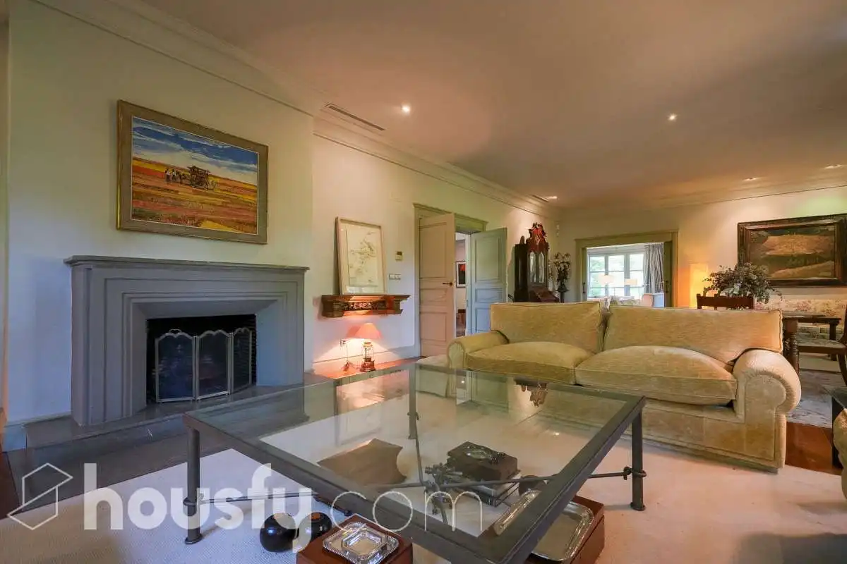 Living room of Houses for sale in Pozuelo de Alarcón  with Air Conditioner, Heating and Private garden