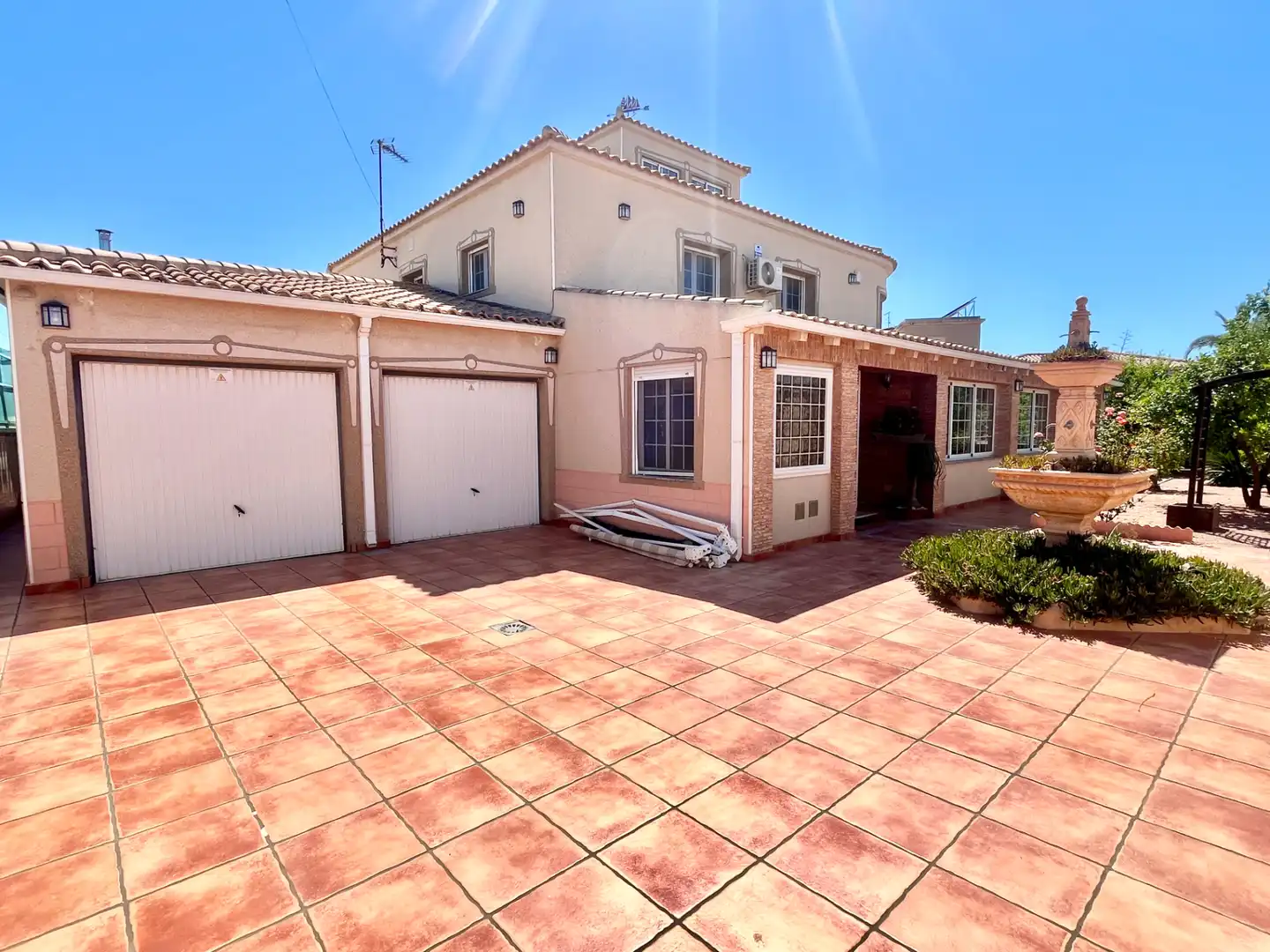 Vista exterior de Casa o chalet en venta en Torrevieja con Aire acondicionado, Calefacción y Jardín privado
