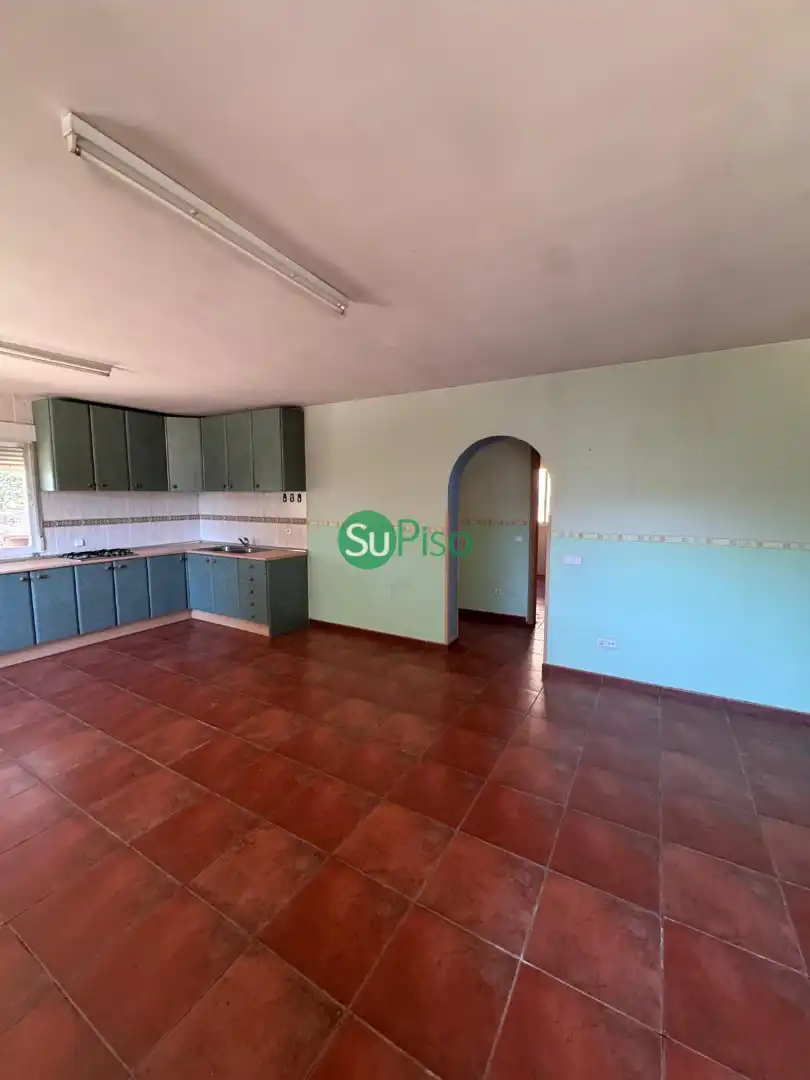 Cuina de Casa o xalet en venda en San Martín de Valdeiglesias amb Jardí privat