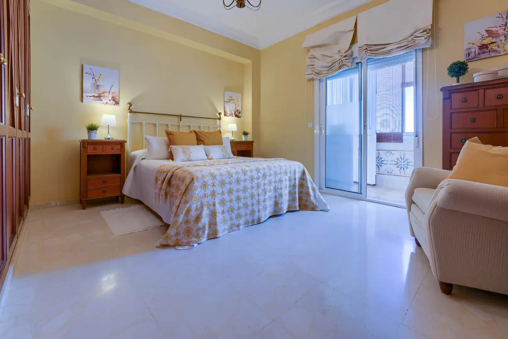 Habitación de Apartamento en venta en Sevilla con Alarma