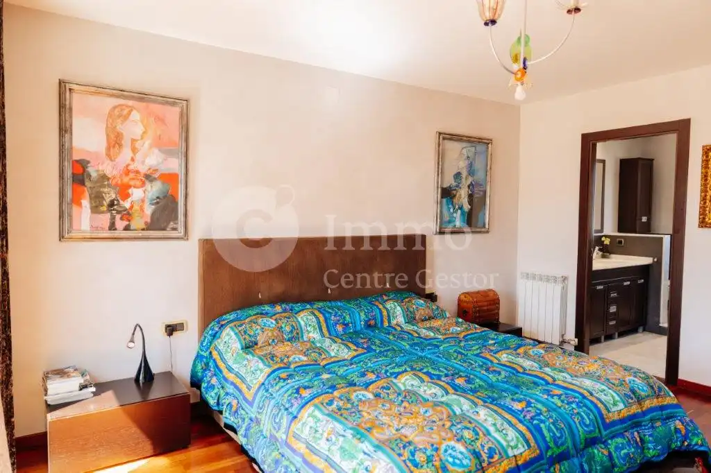 Dormitori de Casa adosada en venda en Lleida amb Aire condicionat, Calefacció i Parquet