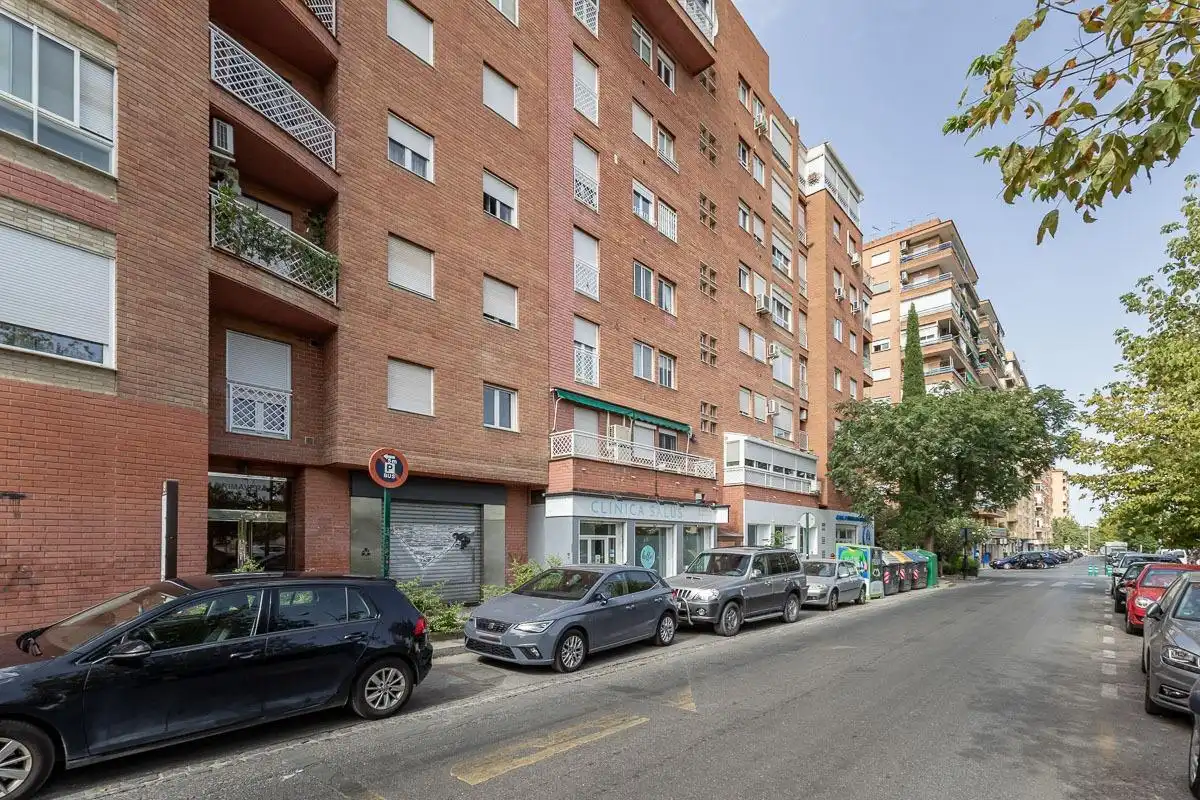 Exterior view of Flat for rent in Granada  with Balcony and Community pool