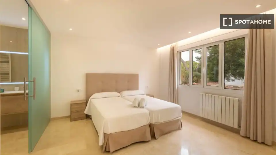 Bedroom of Apartments for share in  Palma de Mallorca  with Air Conditioner, Terrace and Furnished