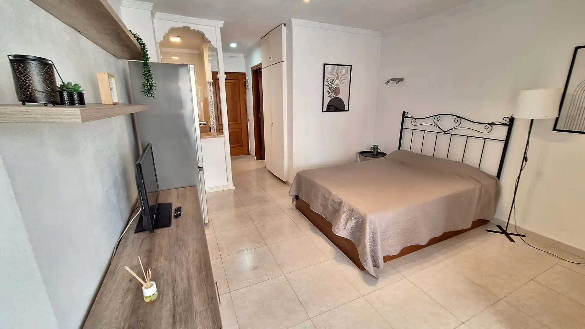 Habitación de Estudio en venta en Benalmádena con Aire acondicionado, Terraza y Amueblado