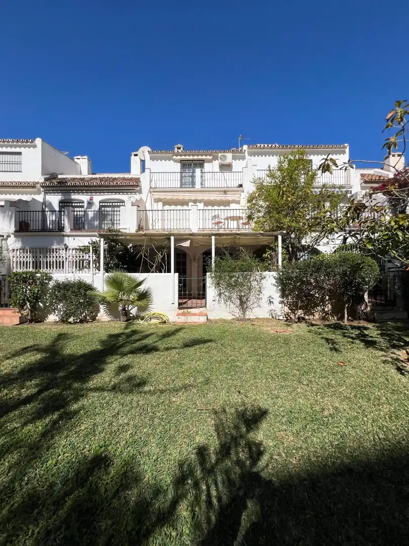 Garden of Detached homes for sale in Fuengirola  with Air Conditioner, Private garden and Terrace
