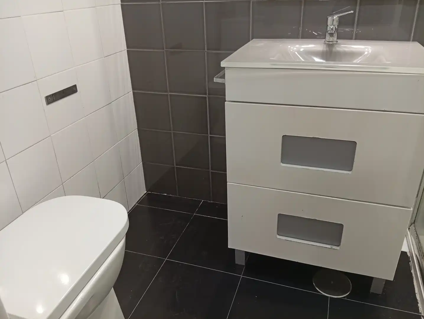 Bathroom of Flat for sale in Pozuelo de Alarcón  with Terrace, Oven and Washing machine