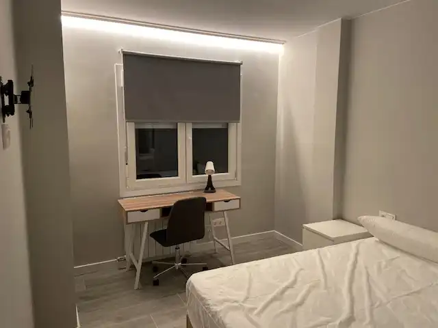 Habitación de Piso de alquiler en Zaragoza con Calefacción, Amueblado y Horno
