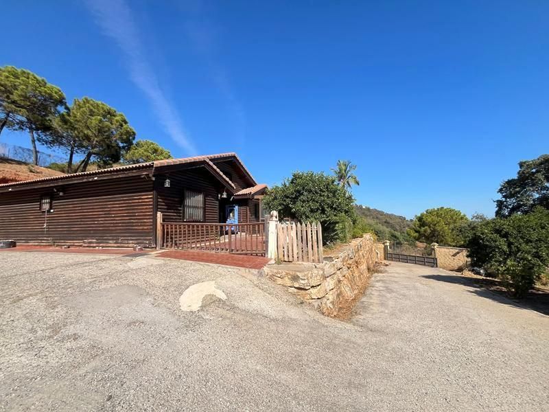 Exterior view of Single-family semi-detached for sale in Estepona  with Air Conditioner, Heating and Private garden