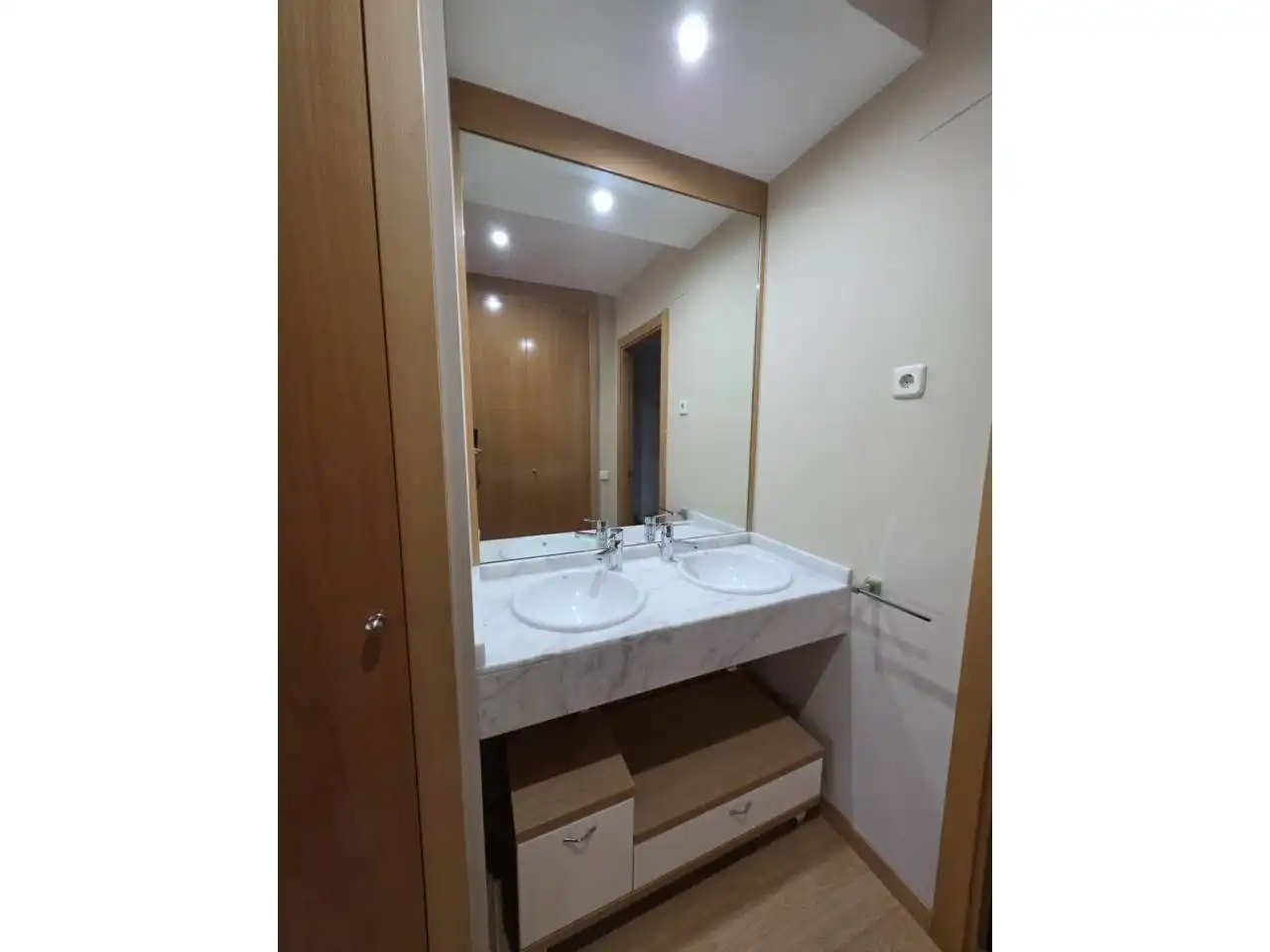 Baño de Piso de alquiler en Fuenlabrada con Aire acondicionado, Calefacción y Trastero