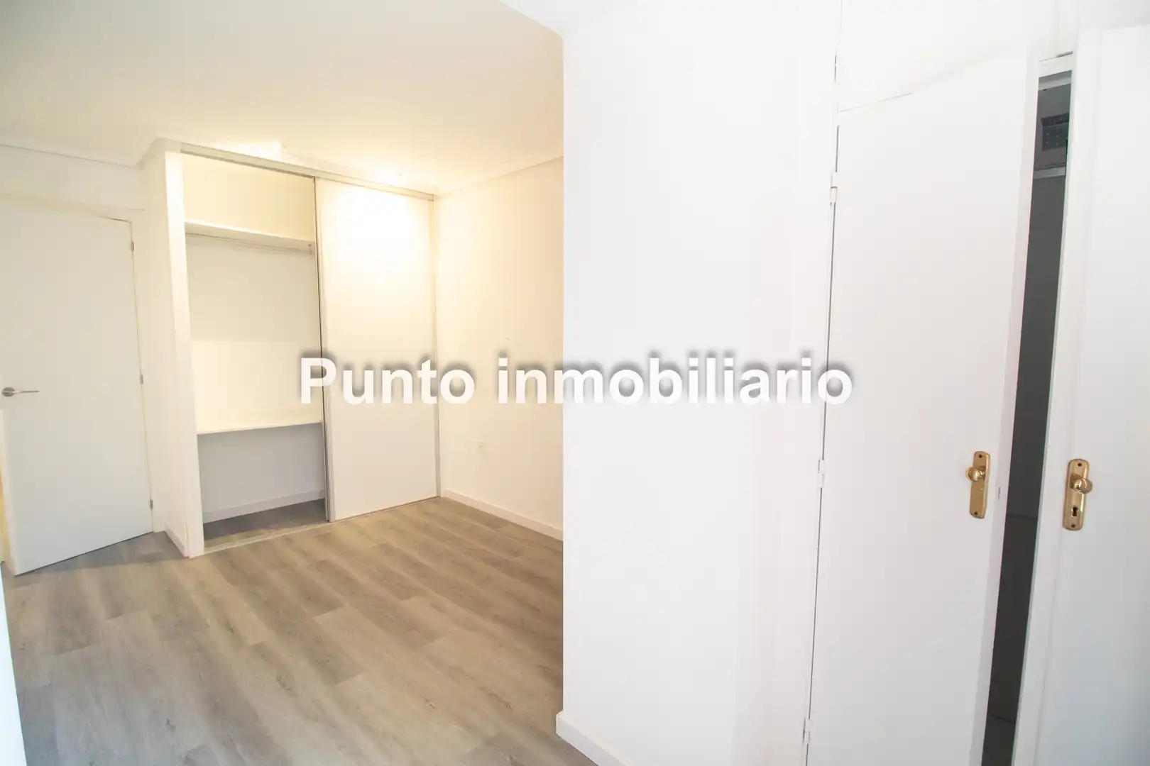 Flat with lift to rent in Calle Núñez de Arce, imagen 12
