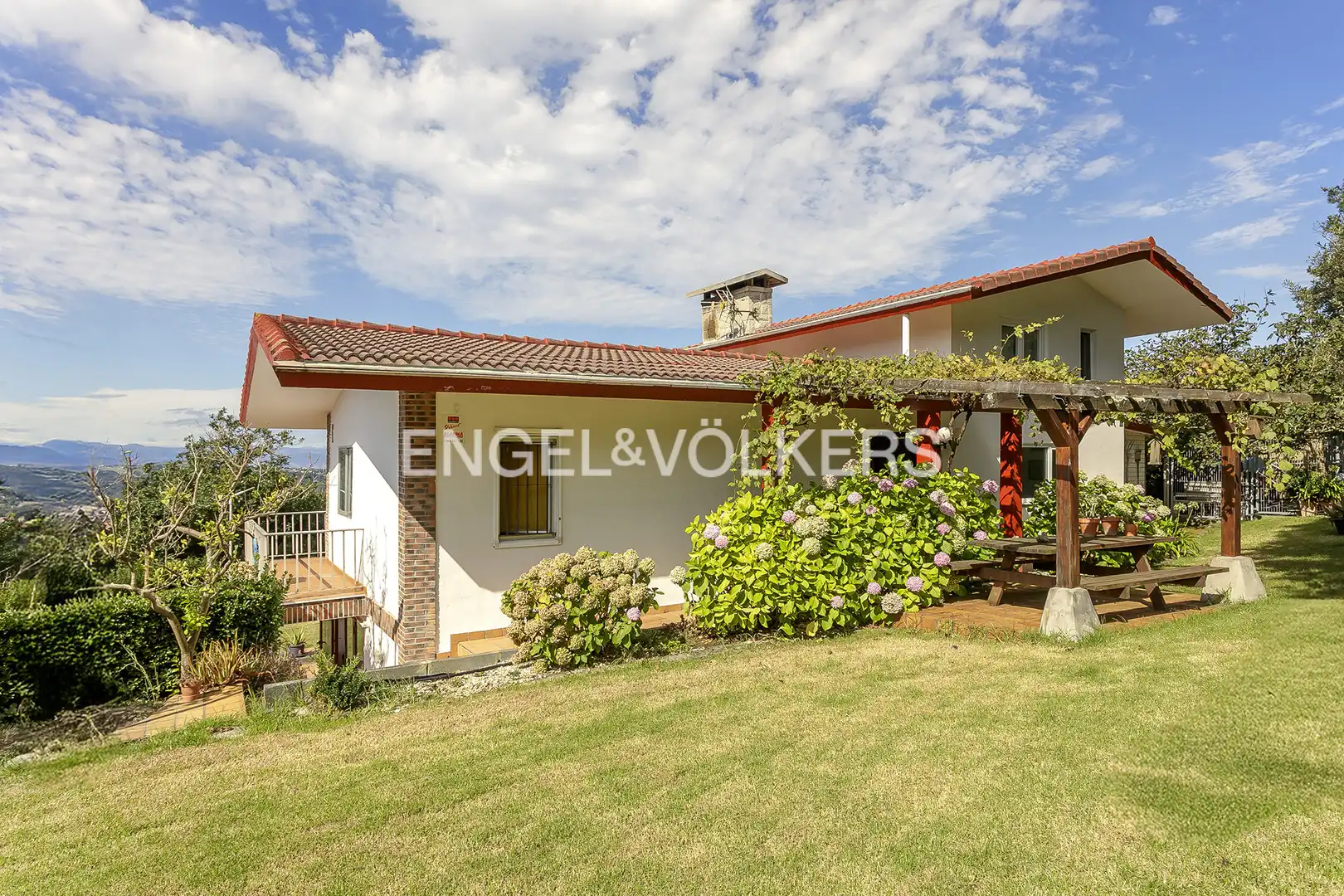Exterior view of Houses for sale in Gorliz  with Heating, Private garden and Terrace