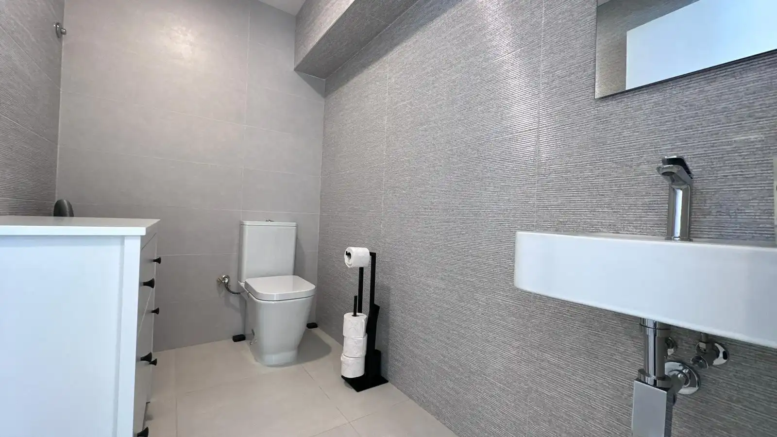 Baño de Local en venta en Elche / Elx con Aire acondicionado