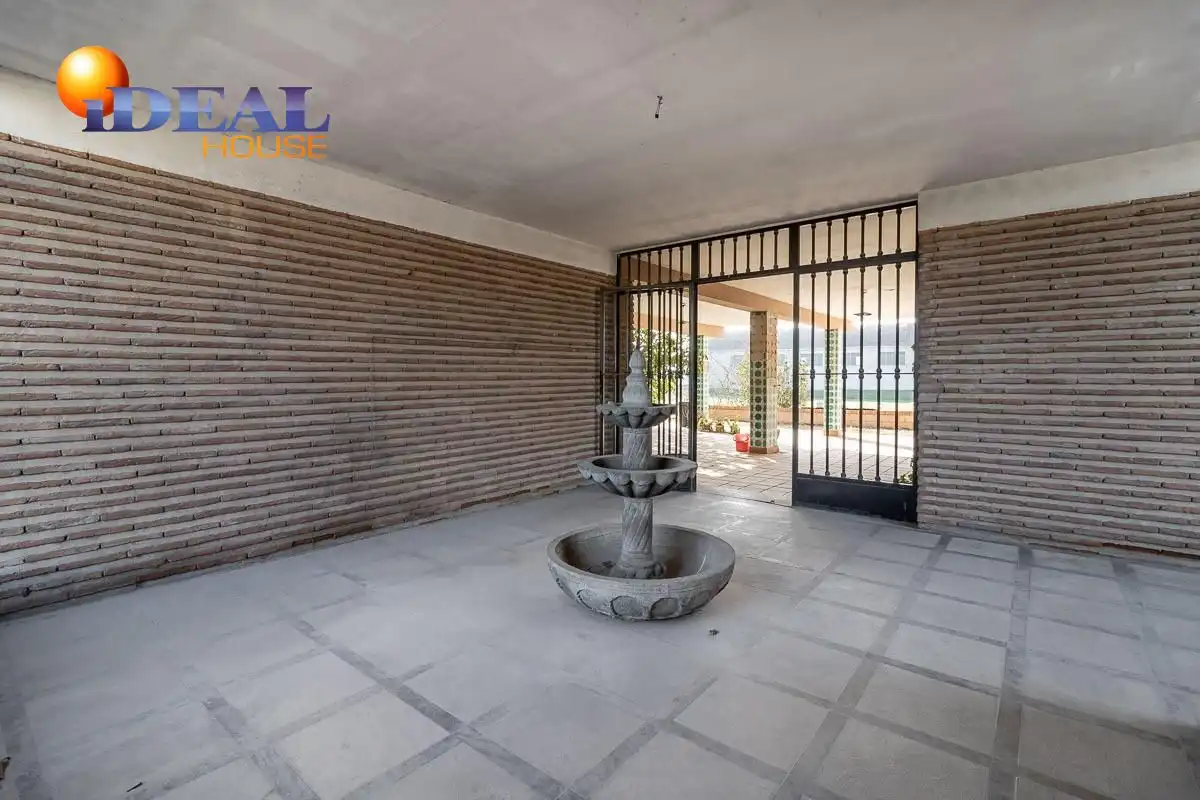 Casa rústica amb piscina en venda a Santa Fe, imagen 36