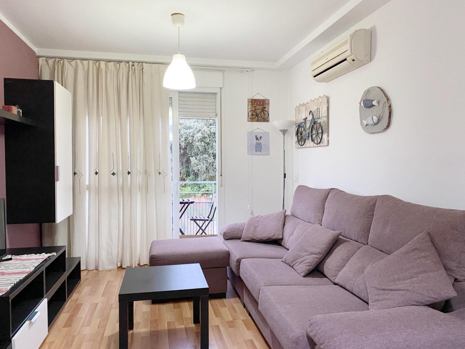 Sala de estar de Apartamento de alquiler en Palamós con Aire acondicionado, Calefacción y Balcón