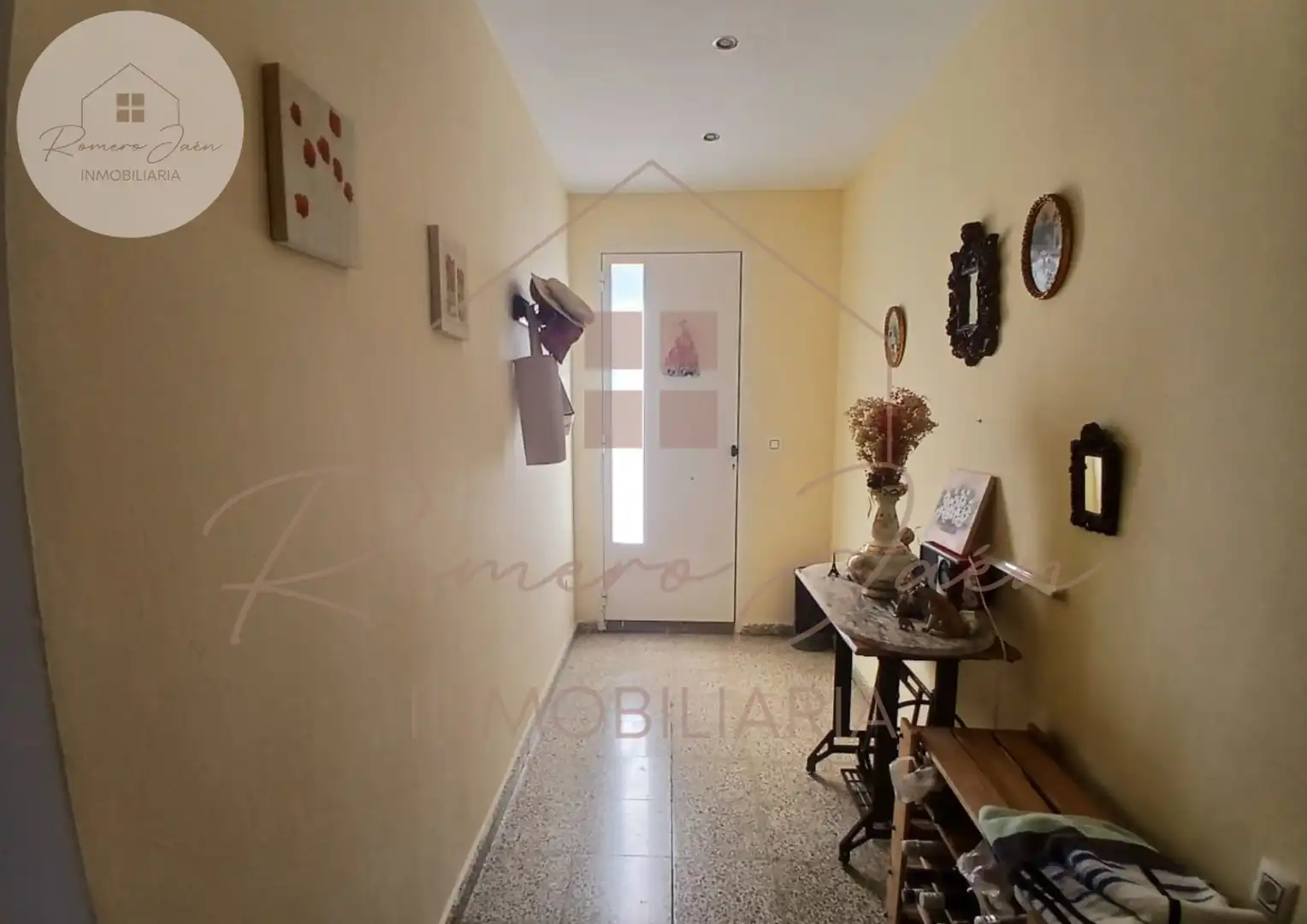 Houses for sale in Jaén  with Air Conditioner, Private garden and Terrace