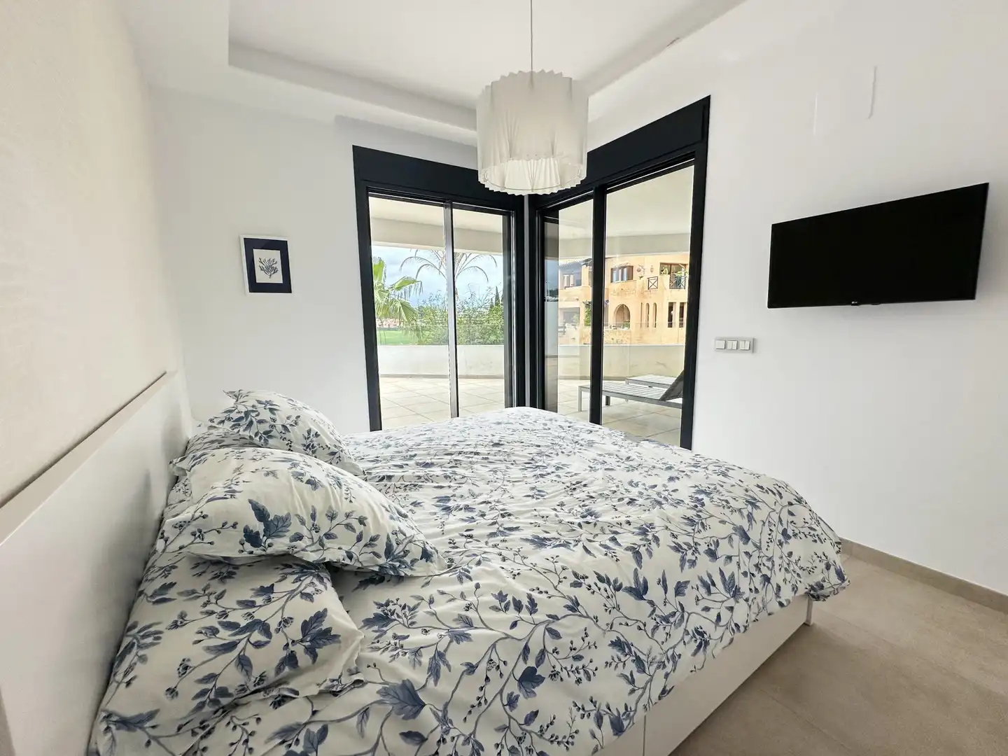 Dormitori de Planta baixa en venda en Estepona amb Aire condicionat, Terrassa i Traster
