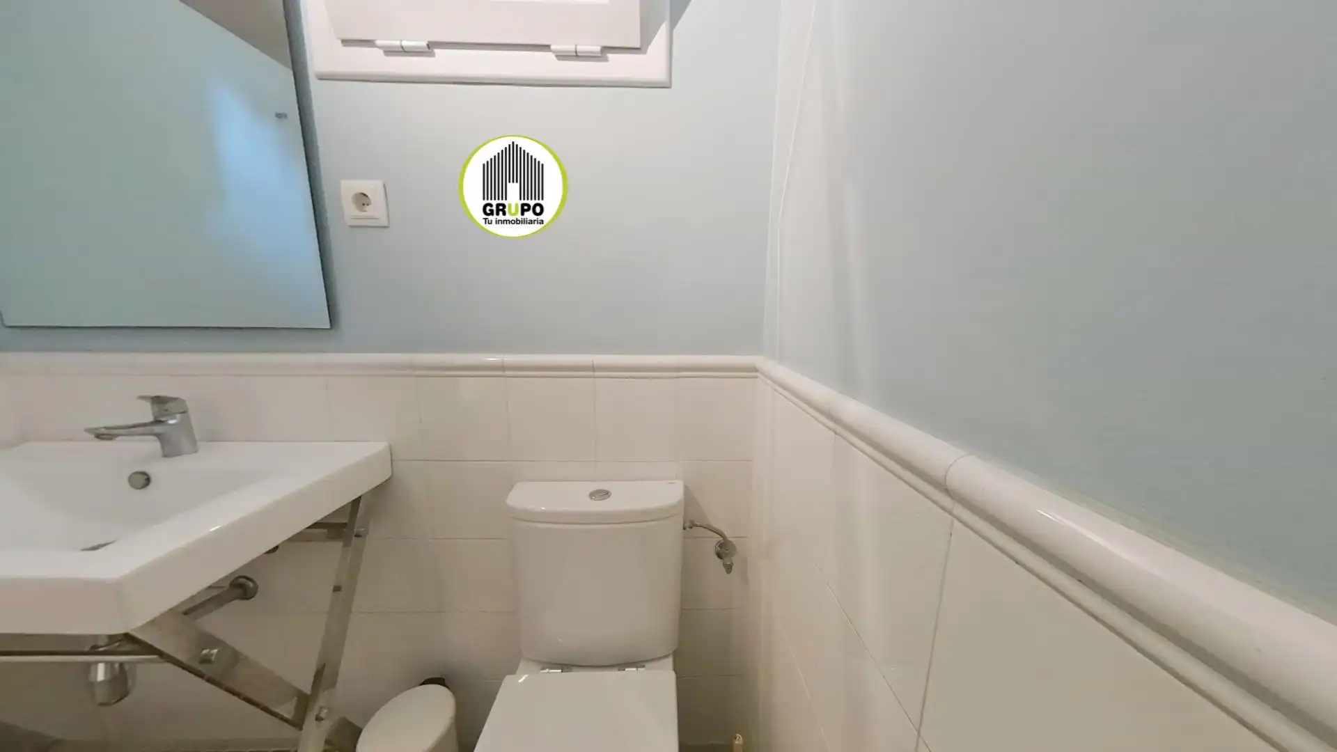 Badezimmer von Dachboden zur Miete in Esplugues de Llobregat mit Klimaanlage, Heizung und Terrasse
