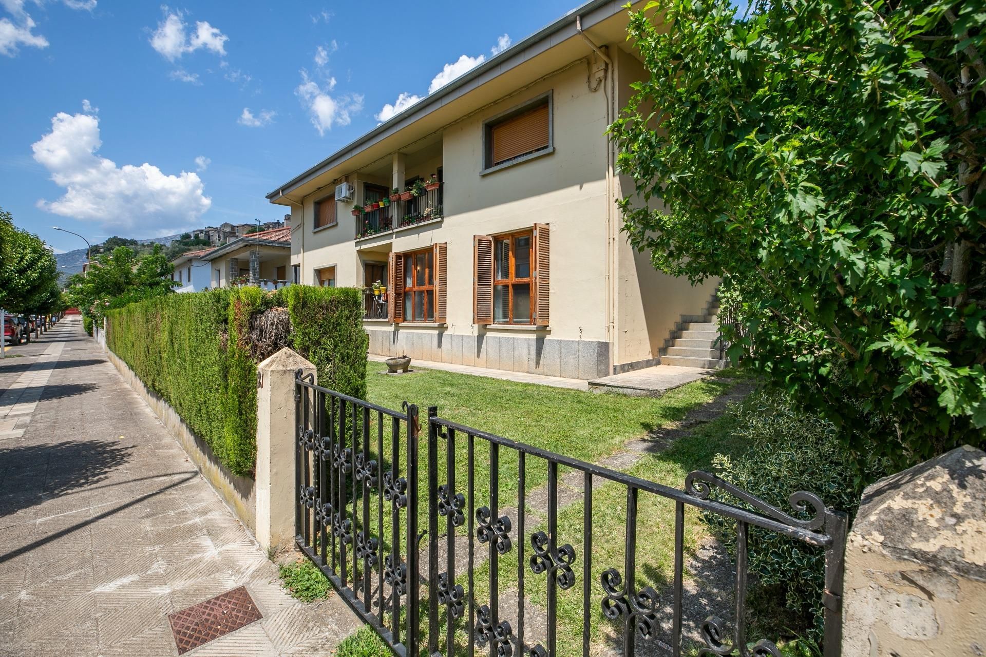 Außenansicht von Wohnung zum verkauf in Boltaña mit Klimaanlage, Heizung und Privatgarten