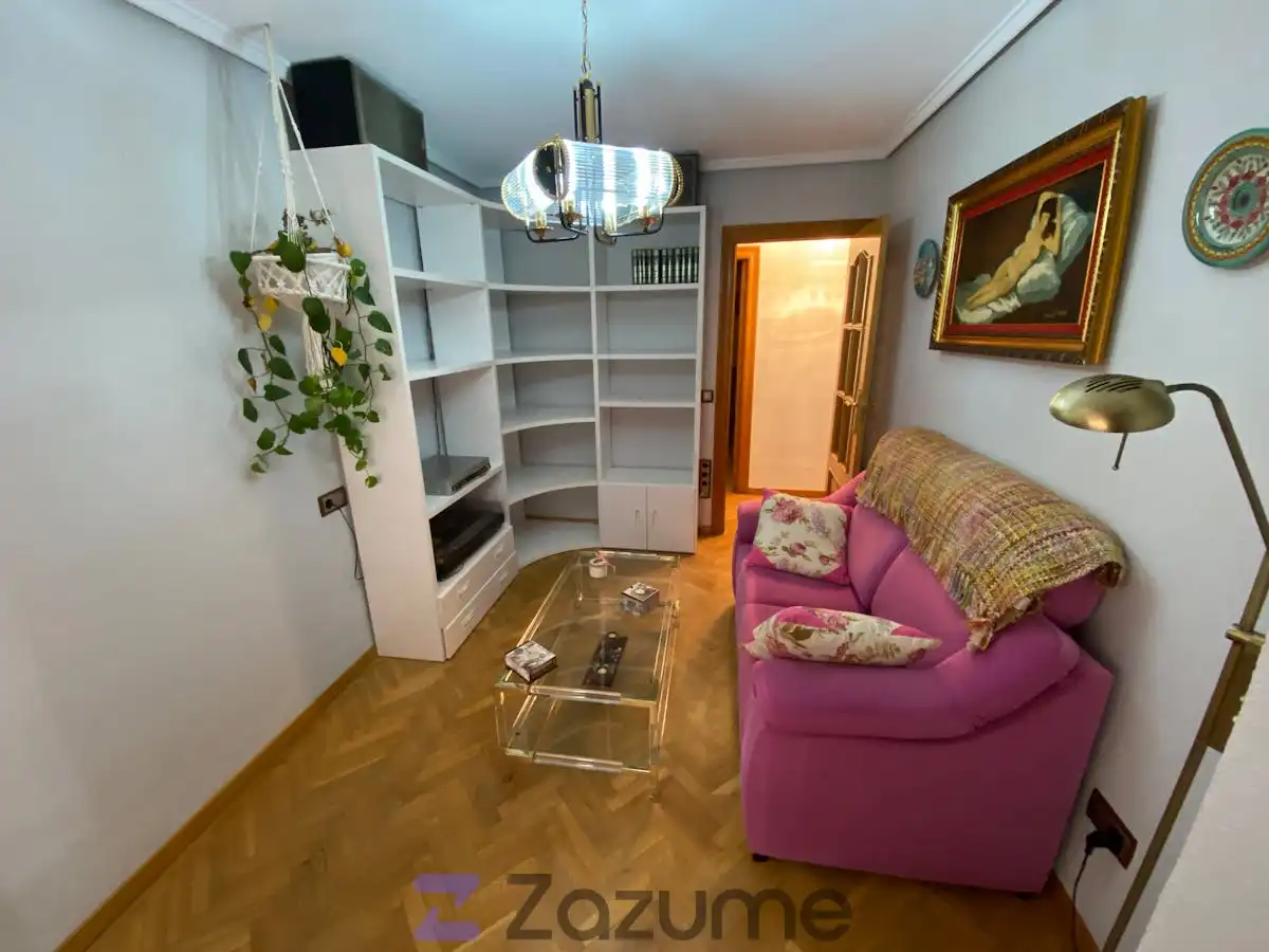 Living room of Flat for rent in Salamanca  with Heating, Parquet flooring and Furnished
