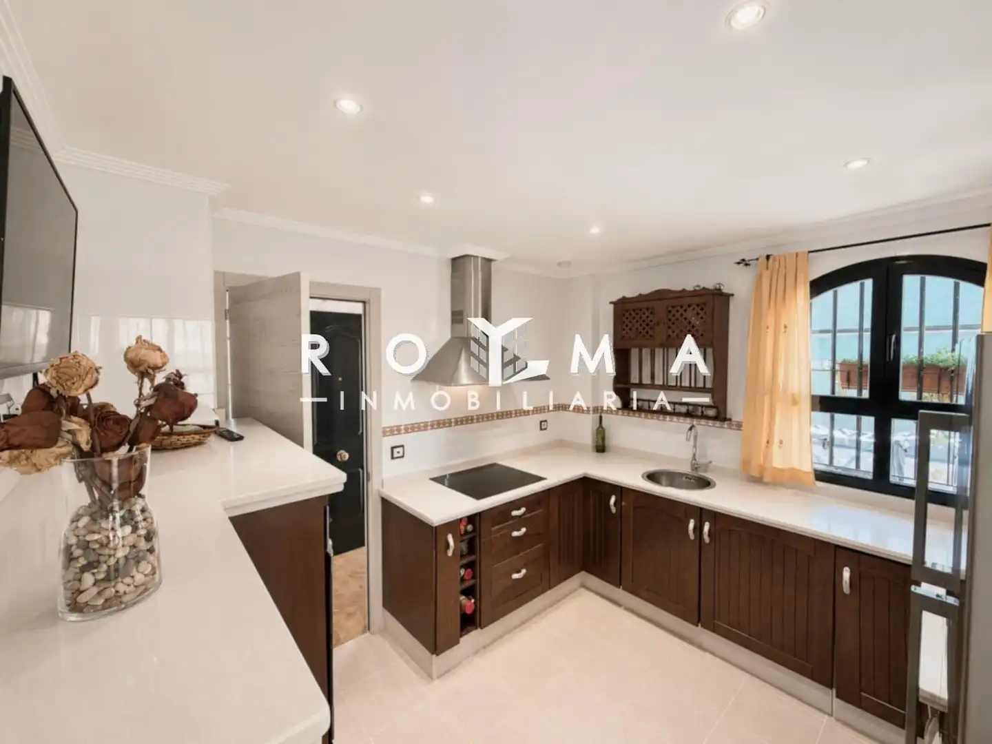 Cocina de Casa adosada en venta en Montequinto con Aire acondicionado, Jardín privado y Trastero
