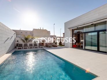 Maison avec balcon à vendre à Pilar de la Horadada ciudad