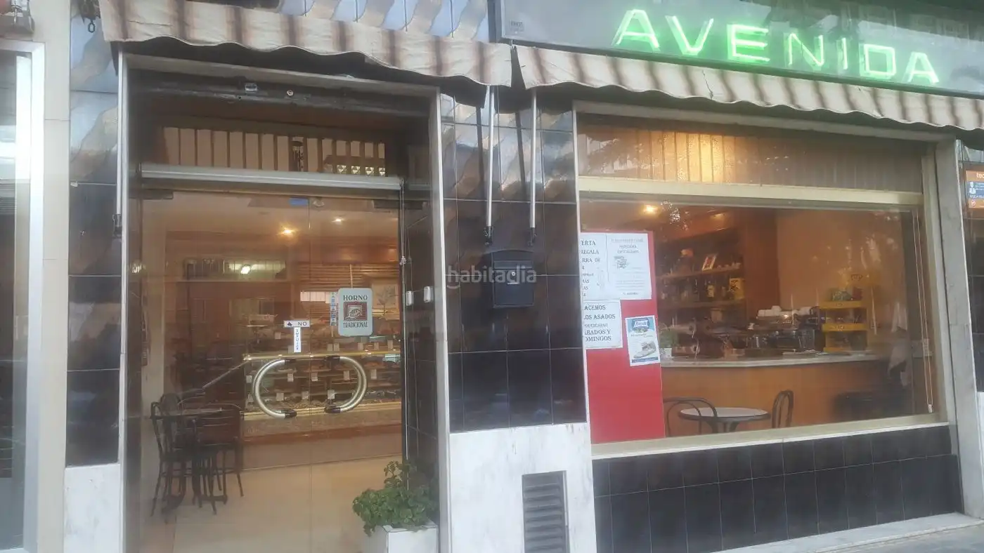 Local commercial à vendre à Avinguda de Ferrran el Catòlic 11b