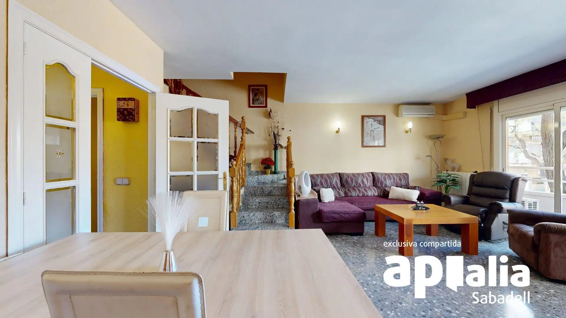 Sala de estar de Casa adosada en venta en Barberà del Vallès con Calefacción, Terraza y Balcón
