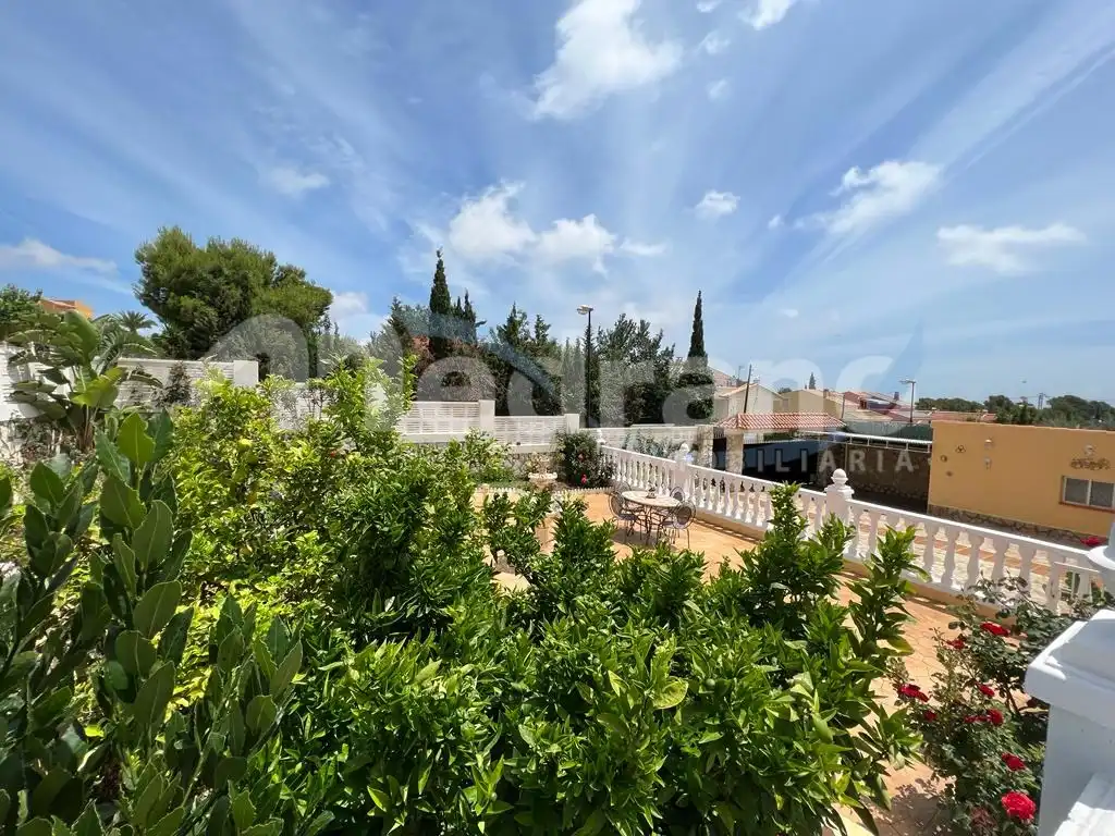 Vista exterior de Casa o chalet en venta en La Nucia con Aire acondicionado, Calefacción y Balcón