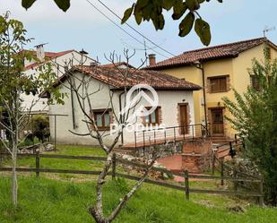 Vista exterior de Casa o xalet en venda en Llanes amb Terrassa