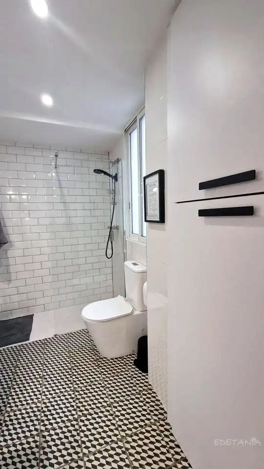 Badezimmer von Wohnung zur Miete in Moncada mit Klimaanlage und Möbliert