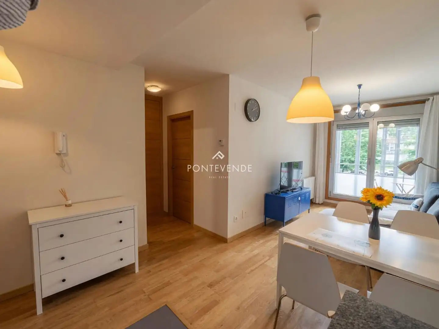 Wohnzimmer von Dachboden zur Miete in Pontevedra Capital  mit Heizung, Parkett und Terrasse