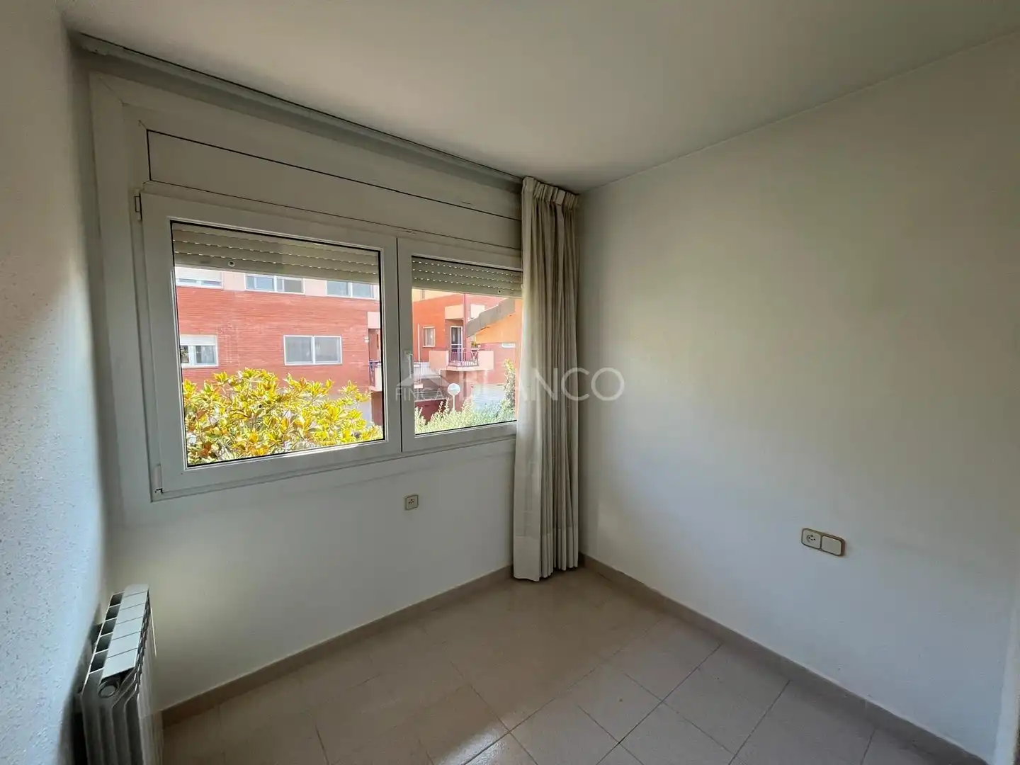 Dormitori de Casa o xalet en venda en Sant Andreu de la Barca amb Calefacció, Traster i Piscina comunitària
