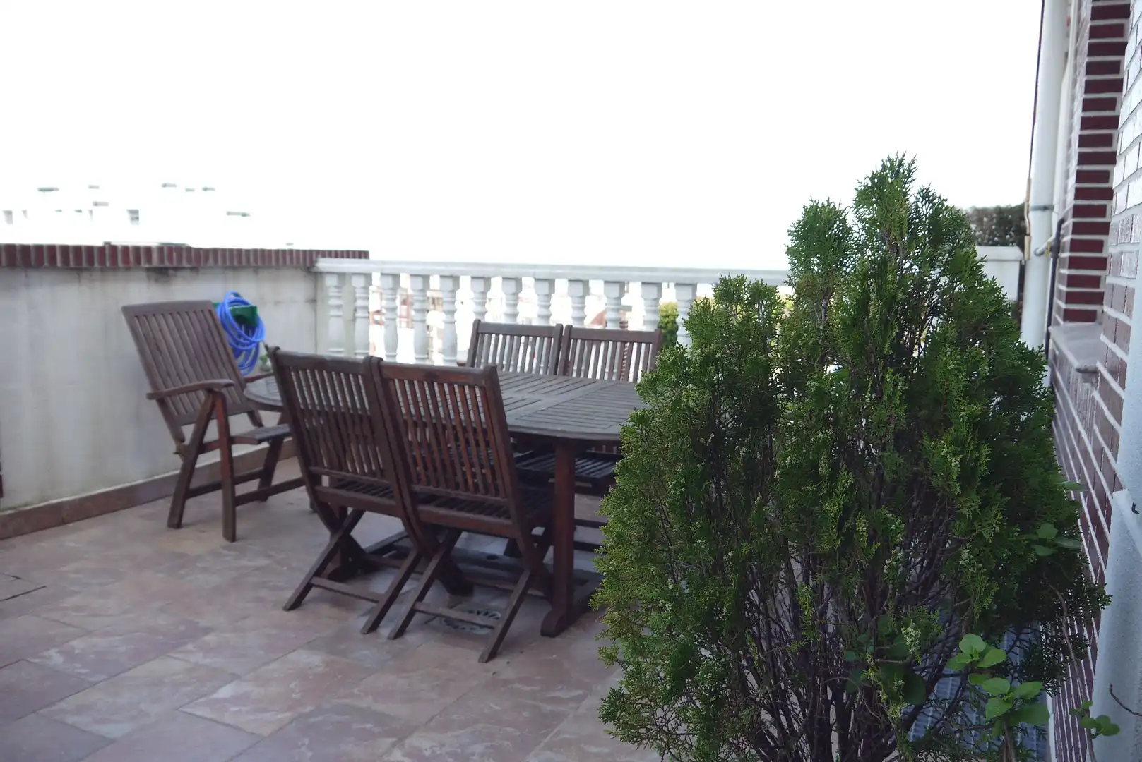 Terrasse von Einfamilien-Reihenhaus zum Verkauf in Castro-Urdiales mit Heizung, Terrasse und Abstellraum