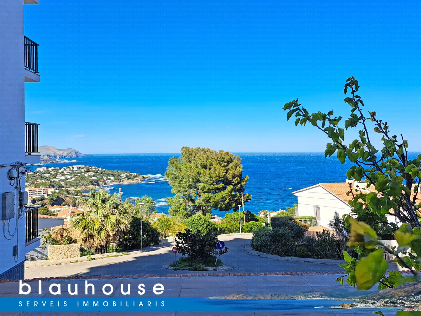 Außenansicht von Wohnungen zum Verkauf in Llançà mit Terrasse